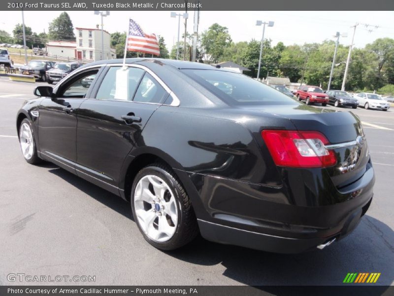 Tuxedo Black Metallic / Charcoal Black 2010 Ford Taurus SEL AWD