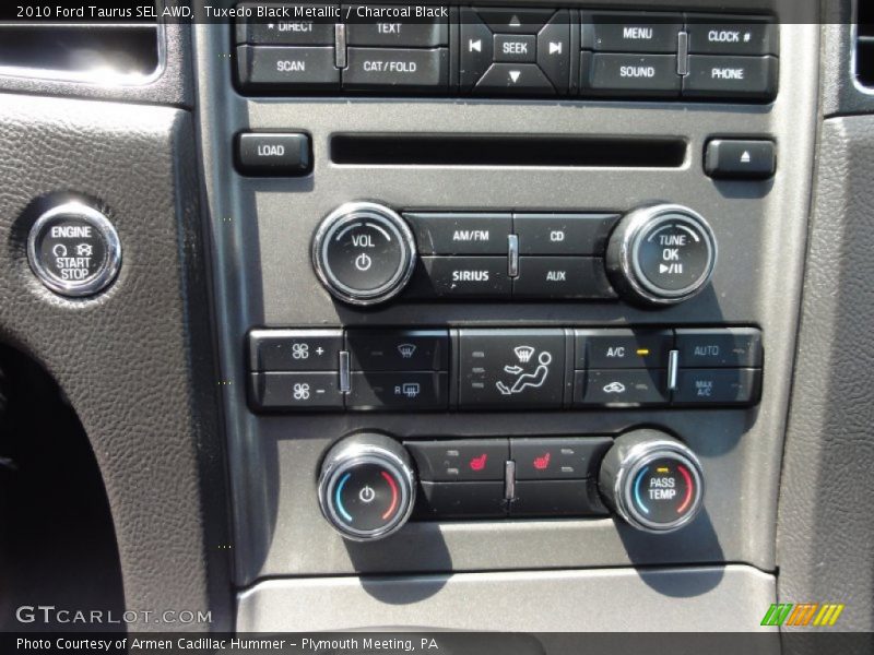 Tuxedo Black Metallic / Charcoal Black 2010 Ford Taurus SEL AWD