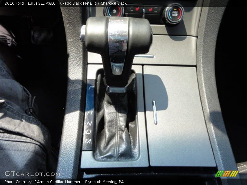 Tuxedo Black Metallic / Charcoal Black 2010 Ford Taurus SEL AWD