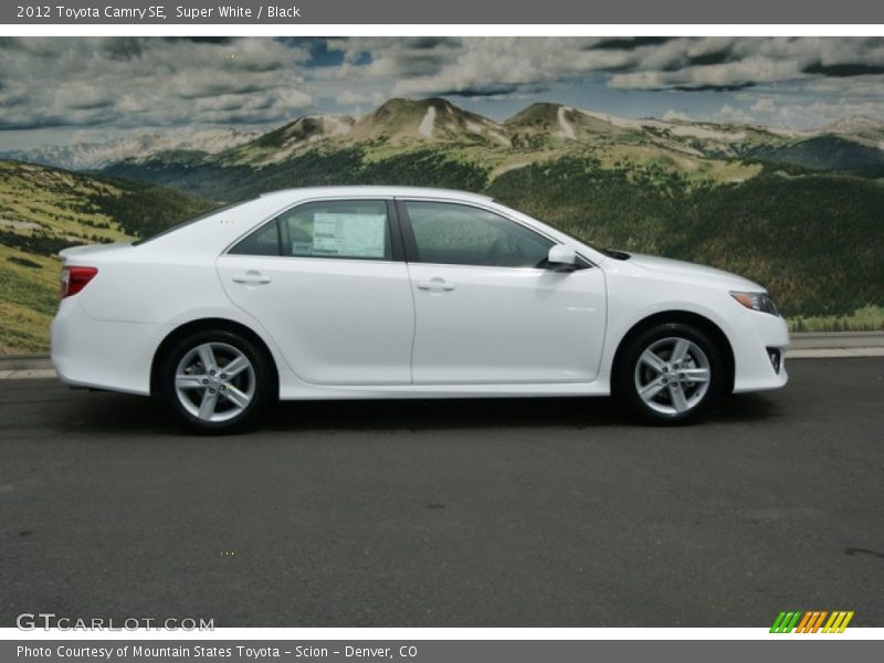 Super White / Black 2012 Toyota Camry SE