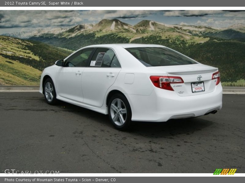 Super White / Black 2012 Toyota Camry SE