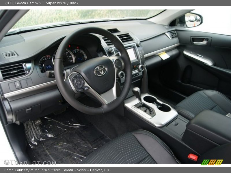Super White / Black 2012 Toyota Camry SE