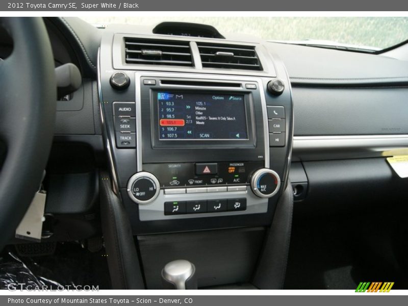 Super White / Black 2012 Toyota Camry SE