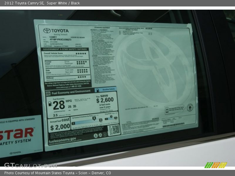 Super White / Black 2012 Toyota Camry SE