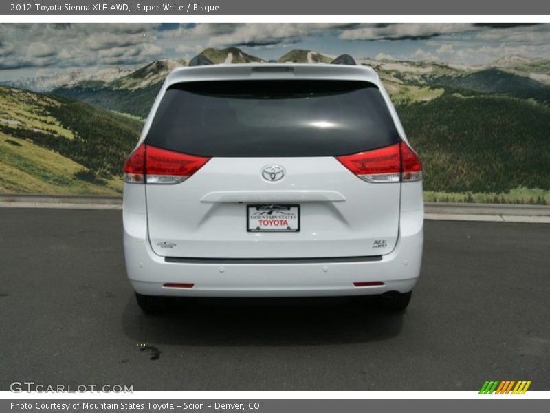 Super White / Bisque 2012 Toyota Sienna XLE AWD