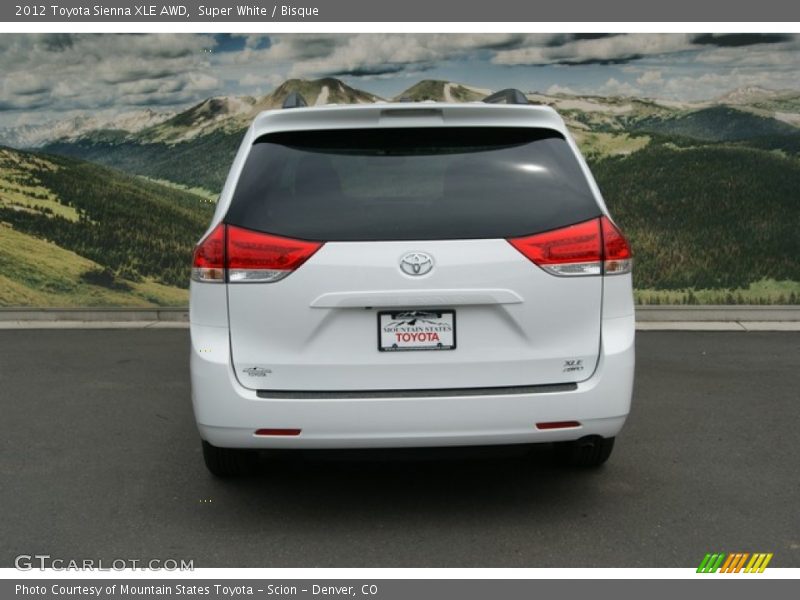 Super White / Bisque 2012 Toyota Sienna XLE AWD
