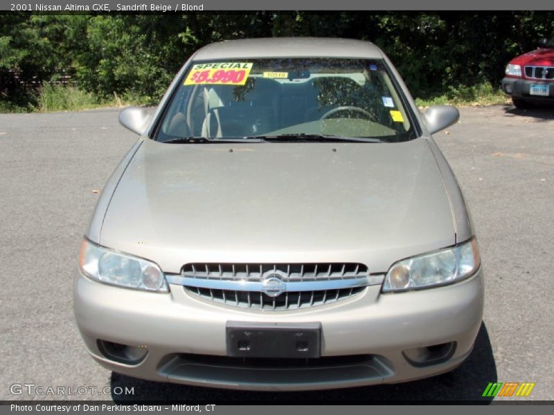 Sandrift Beige / Blond 2001 Nissan Altima GXE