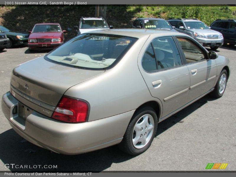 Sandrift Beige / Blond 2001 Nissan Altima GXE
