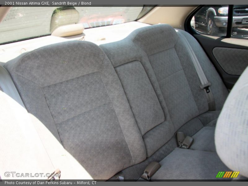 Sandrift Beige / Blond 2001 Nissan Altima GXE