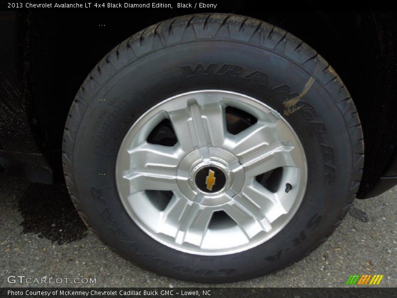  2013 Avalanche LT 4x4 Black Diamond Edition Wheel