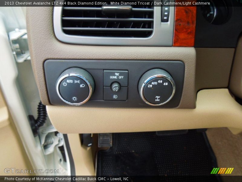 Controls of 2013 Avalanche LTZ 4x4 Black Diamond Edition