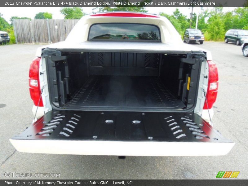 White Diamond Tricoat / Dark Cashmere/Light Cashmere 2013 Chevrolet Avalanche LTZ 4x4 Black Diamond Edition