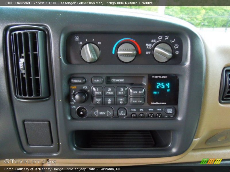 Controls of 2000 Express G1500 Passenger Conversion Van