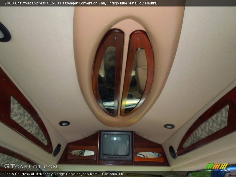  2000 Express G1500 Passenger Conversion Van Neutral Interior