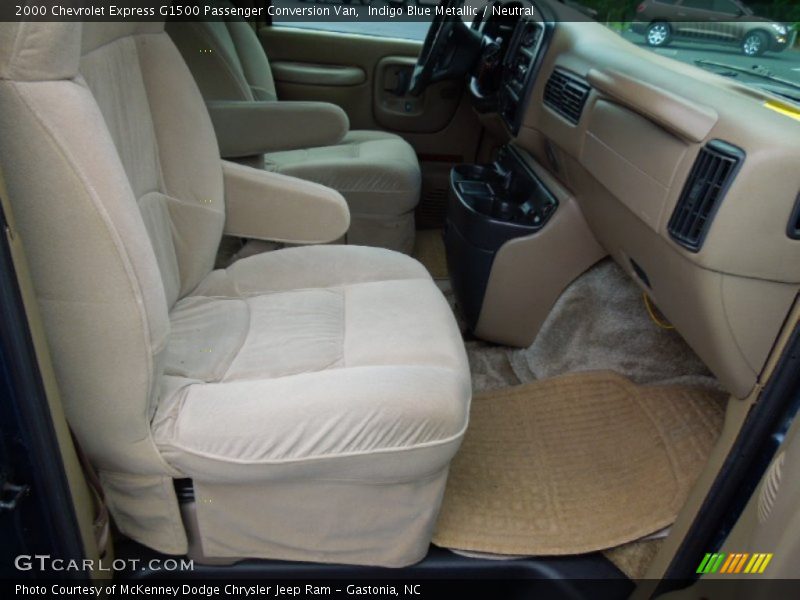 Front Seat of 2000 Express G1500 Passenger Conversion Van