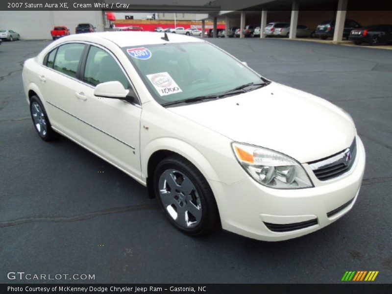 Cream White / Gray 2007 Saturn Aura XE