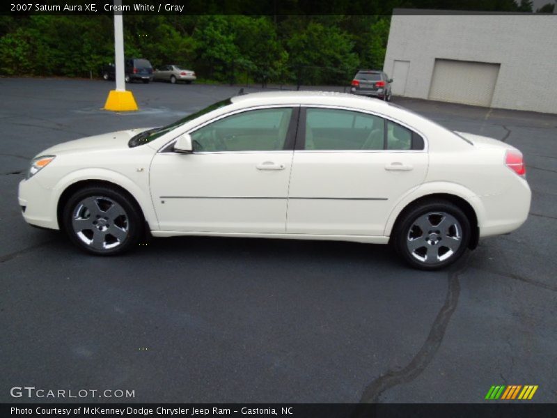 Cream White / Gray 2007 Saturn Aura XE