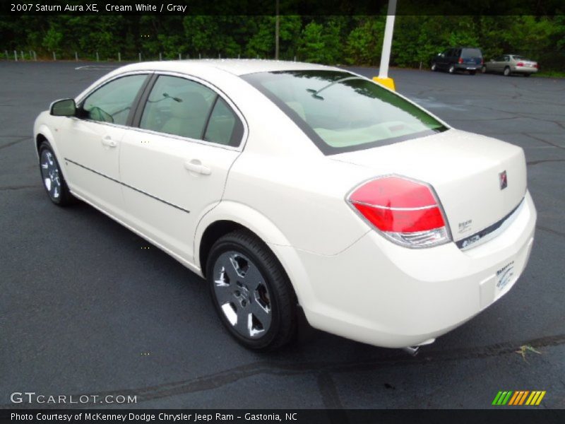 Cream White / Gray 2007 Saturn Aura XE