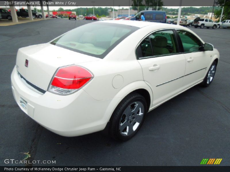 Cream White / Gray 2007 Saturn Aura XE