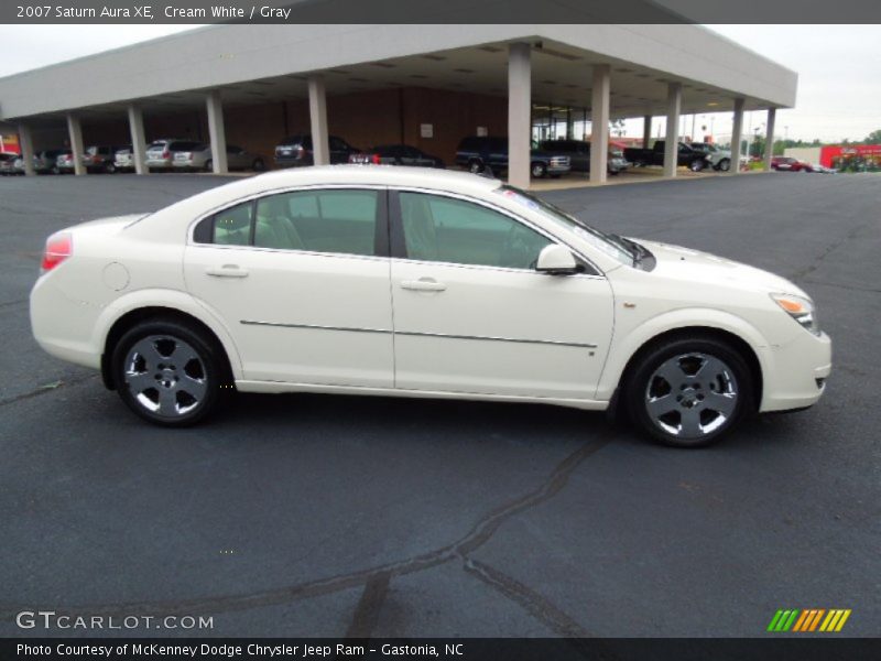 Cream White / Gray 2007 Saturn Aura XE