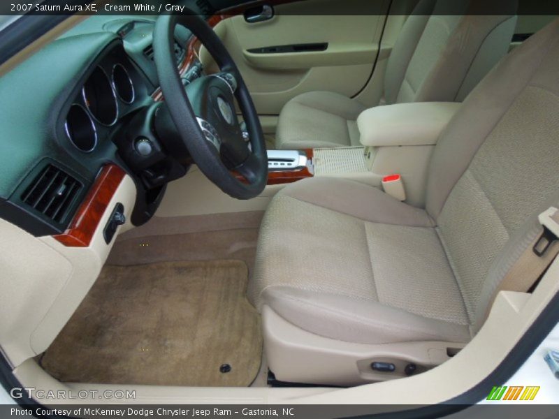 Cream White / Gray 2007 Saturn Aura XE