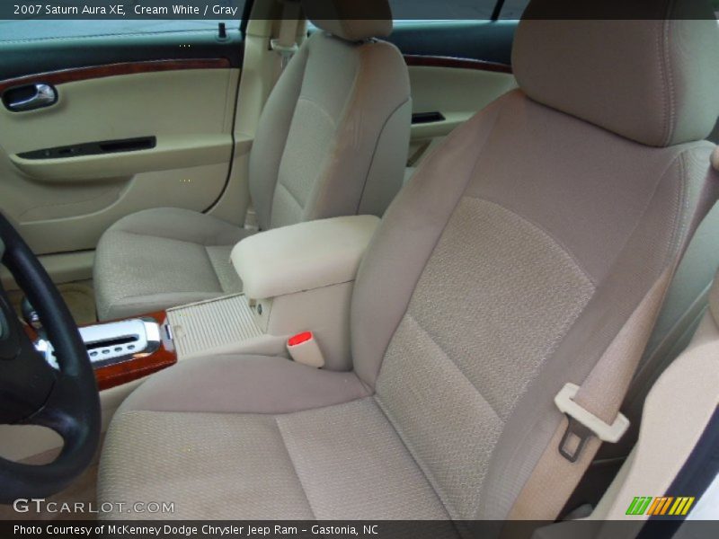 Cream White / Gray 2007 Saturn Aura XE