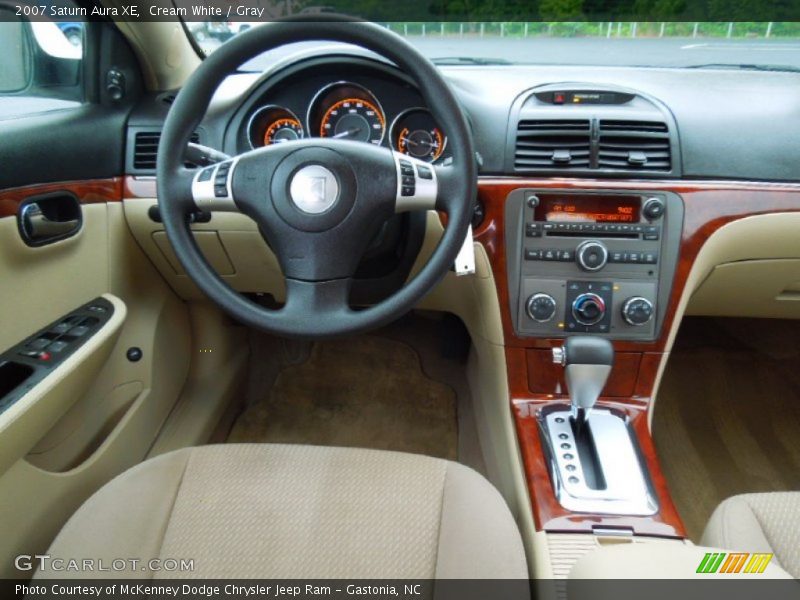 Cream White / Gray 2007 Saturn Aura XE