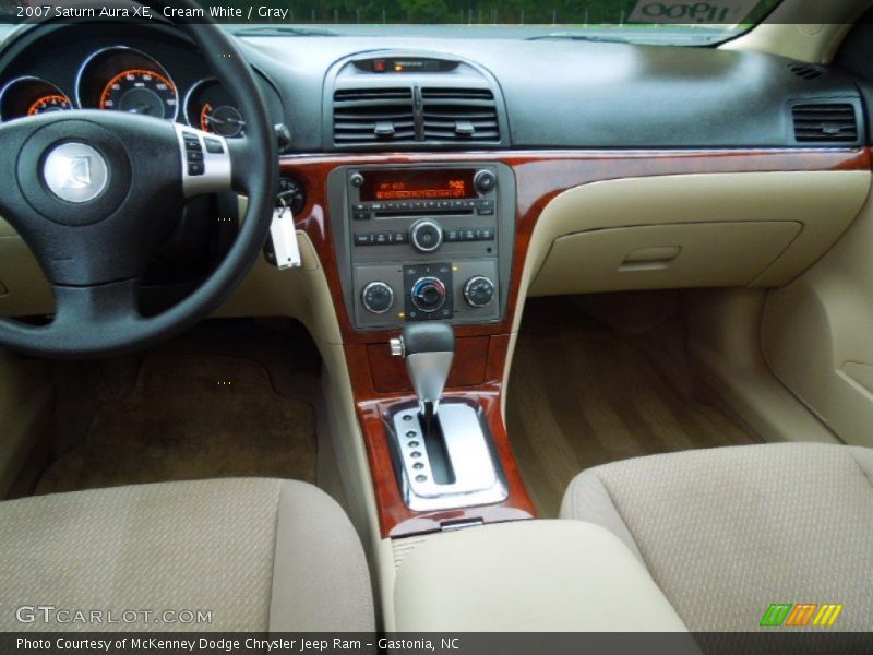 Cream White / Gray 2007 Saturn Aura XE