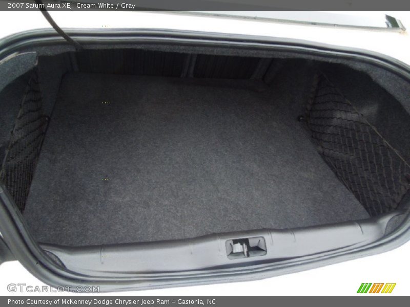 Cream White / Gray 2007 Saturn Aura XE
