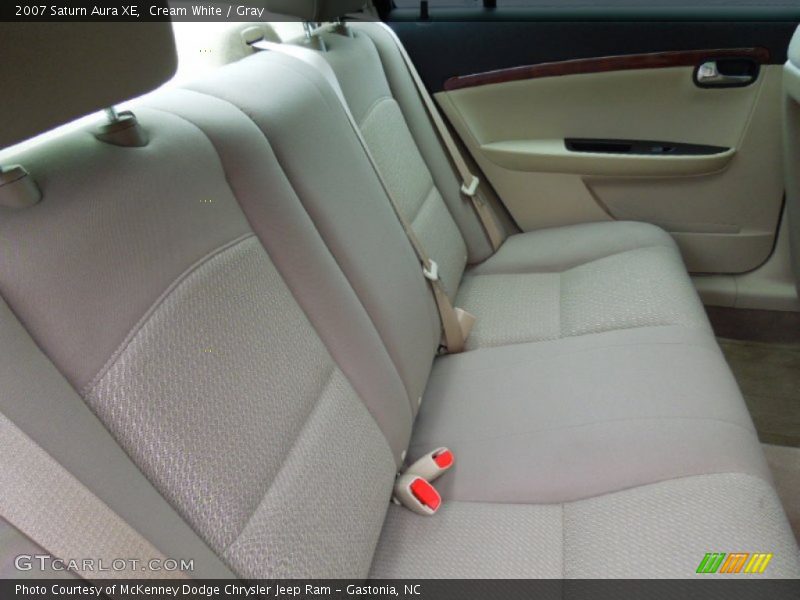 Cream White / Gray 2007 Saturn Aura XE
