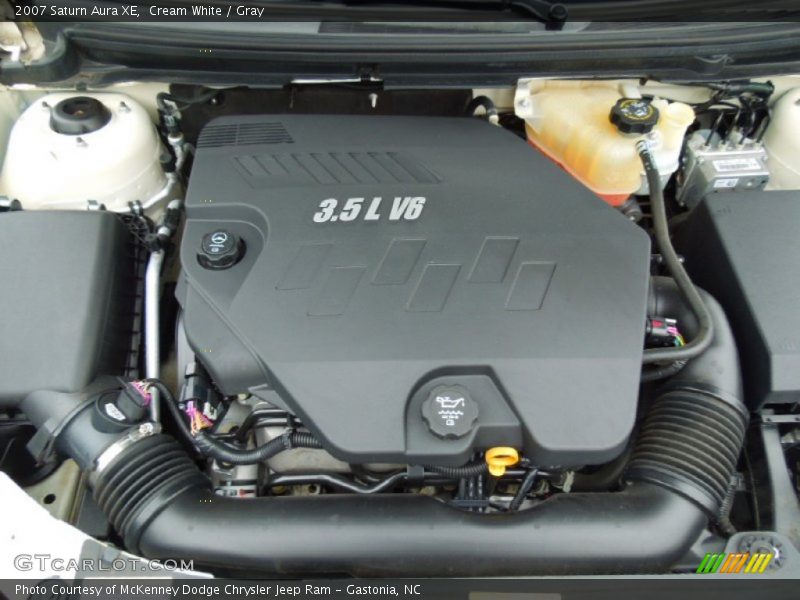 Cream White / Gray 2007 Saturn Aura XE