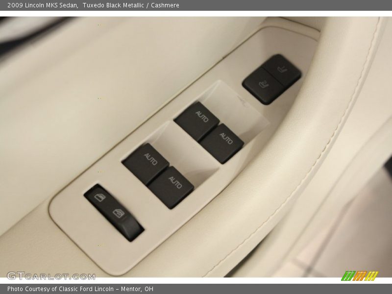 Tuxedo Black Metallic / Cashmere 2009 Lincoln MKS Sedan