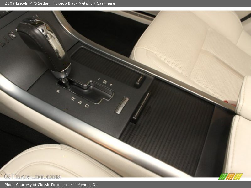 Tuxedo Black Metallic / Cashmere 2009 Lincoln MKS Sedan