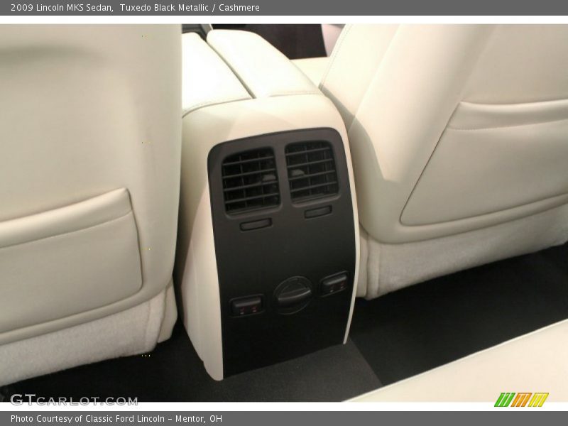 Tuxedo Black Metallic / Cashmere 2009 Lincoln MKS Sedan