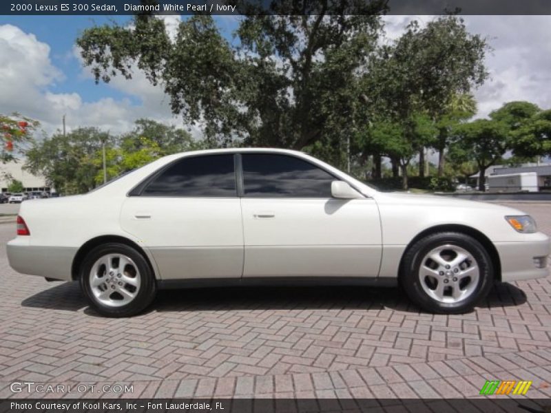 Diamond White Pearl / Ivory 2000 Lexus ES 300 Sedan