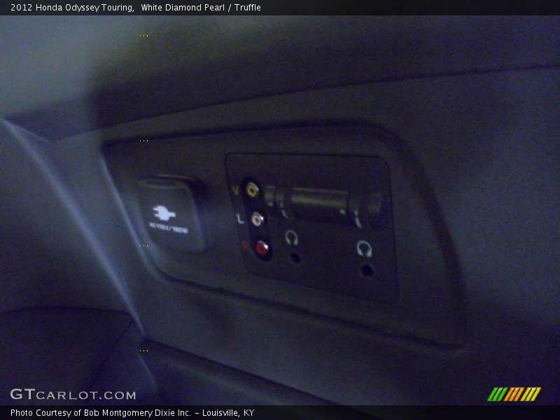 White Diamond Pearl / Truffle 2012 Honda Odyssey Touring