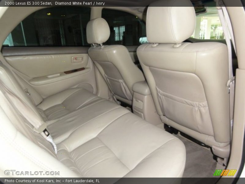 Diamond White Pearl / Ivory 2000 Lexus ES 300 Sedan