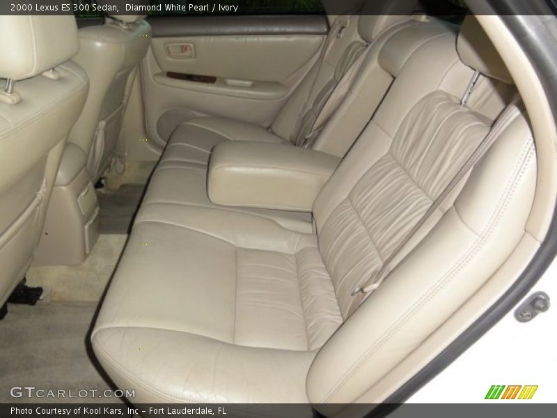 Diamond White Pearl / Ivory 2000 Lexus ES 300 Sedan
