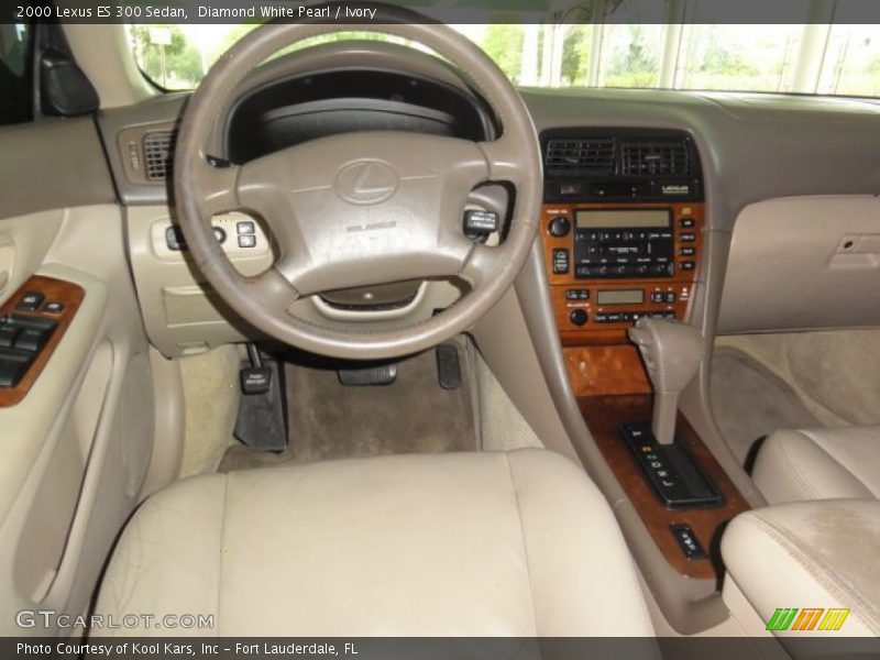 Diamond White Pearl / Ivory 2000 Lexus ES 300 Sedan