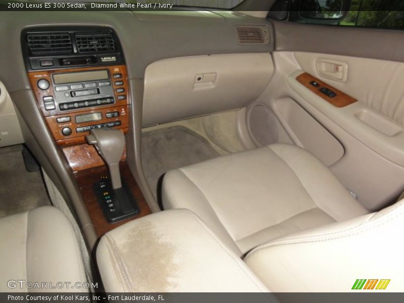 Diamond White Pearl / Ivory 2000 Lexus ES 300 Sedan