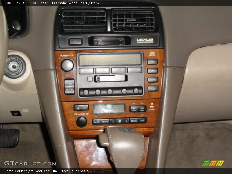Diamond White Pearl / Ivory 2000 Lexus ES 300 Sedan