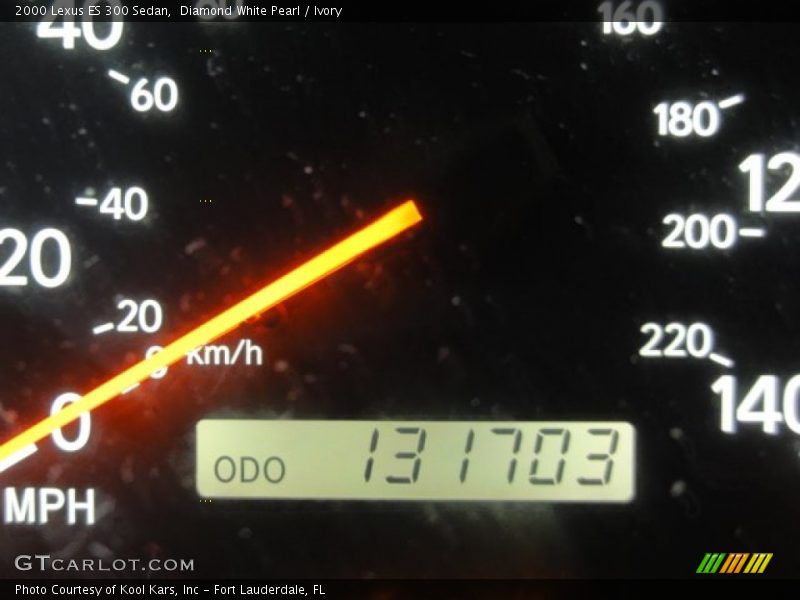 Diamond White Pearl / Ivory 2000 Lexus ES 300 Sedan
