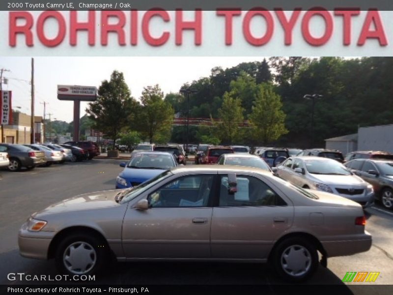 Champagne / Oak 2000 Toyota Camry LE