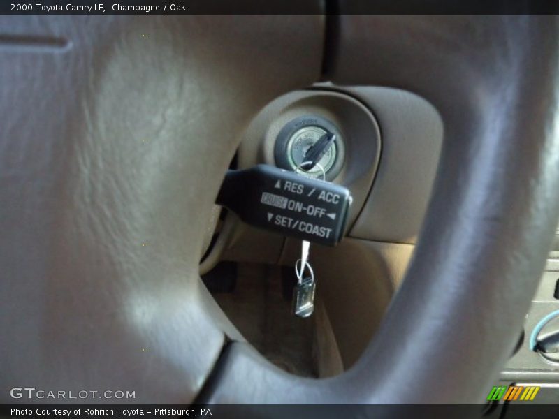 Champagne / Oak 2000 Toyota Camry LE