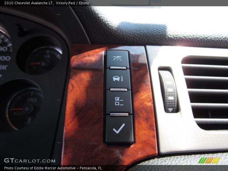 Victory Red / Ebony 2010 Chevrolet Avalanche LT