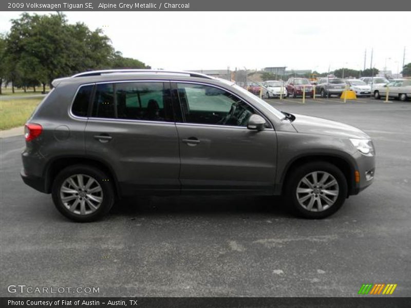 Alpine Grey Metallic / Charcoal 2009 Volkswagen Tiguan SE