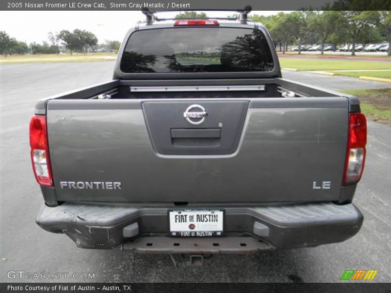 Storm Gray Metallic / Desert 2005 Nissan Frontier LE Crew Cab