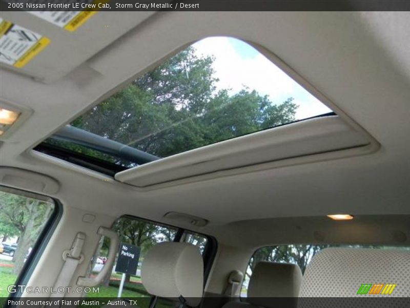Storm Gray Metallic / Desert 2005 Nissan Frontier LE Crew Cab