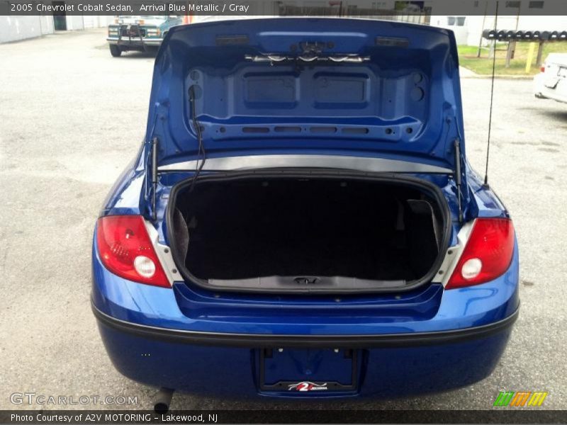 Arrival Blue Metallic / Gray 2005 Chevrolet Cobalt Sedan