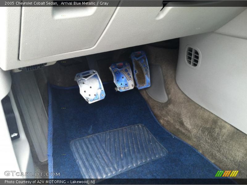 Arrival Blue Metallic / Gray 2005 Chevrolet Cobalt Sedan